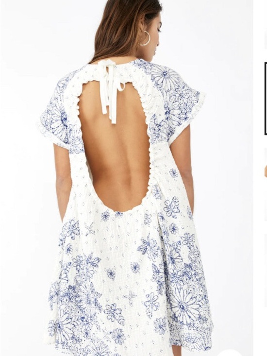 Free People Dresses & Skirts - Free People White and Blue Floral Backless Mini Dress